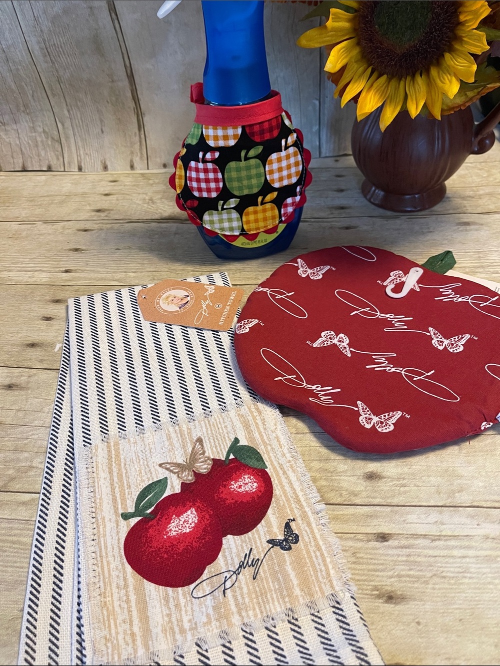 Three Pc Bundle Apples Dish Towel Pot Holder & Dish  Bottle Apron Dolly Parton
